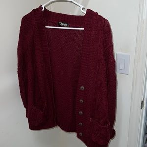 Maroon cardigan w buttons
